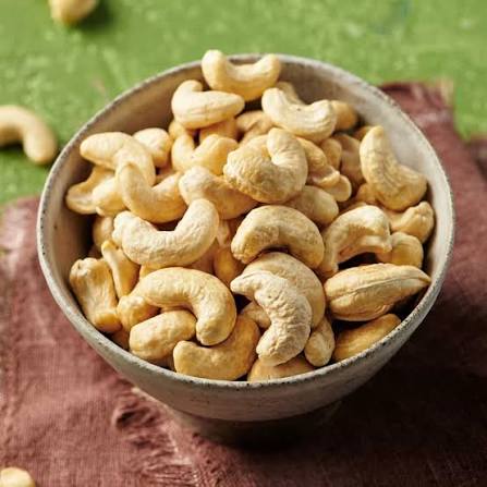 Cashews by Hans Impex