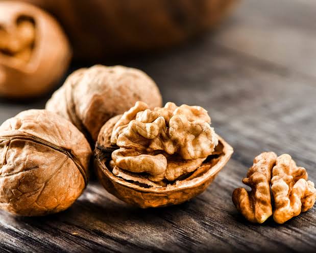 Walnuts by Hans Impex
